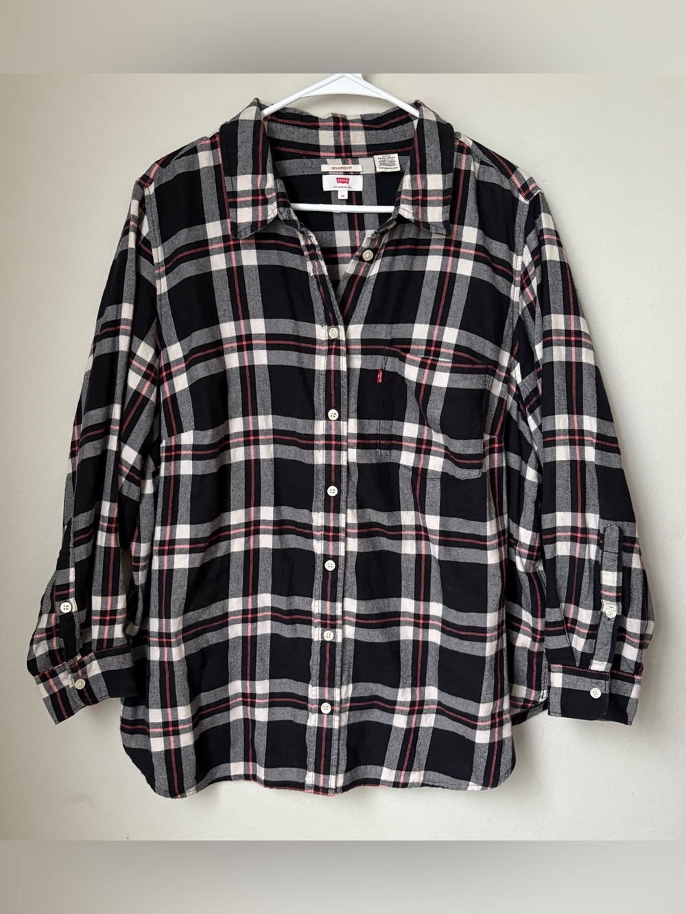 Levi’s Women’s 2X Plaid Button Up Shirt Black Red Gray Relaxed Fit
